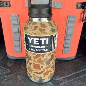 YETI Rambler 64 oz Wetlands Camo Bottle Last One